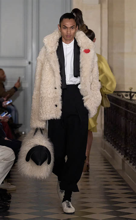 أسبوع باريس للموضة: روح المرح في مجموعة Jacquemus